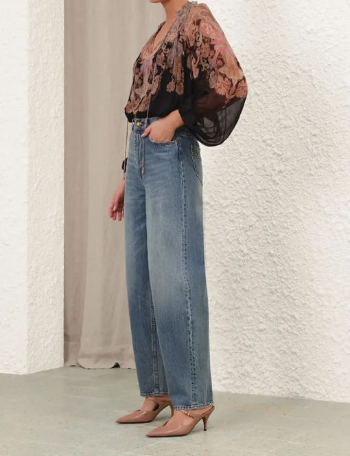 Illustration Billow Blouse